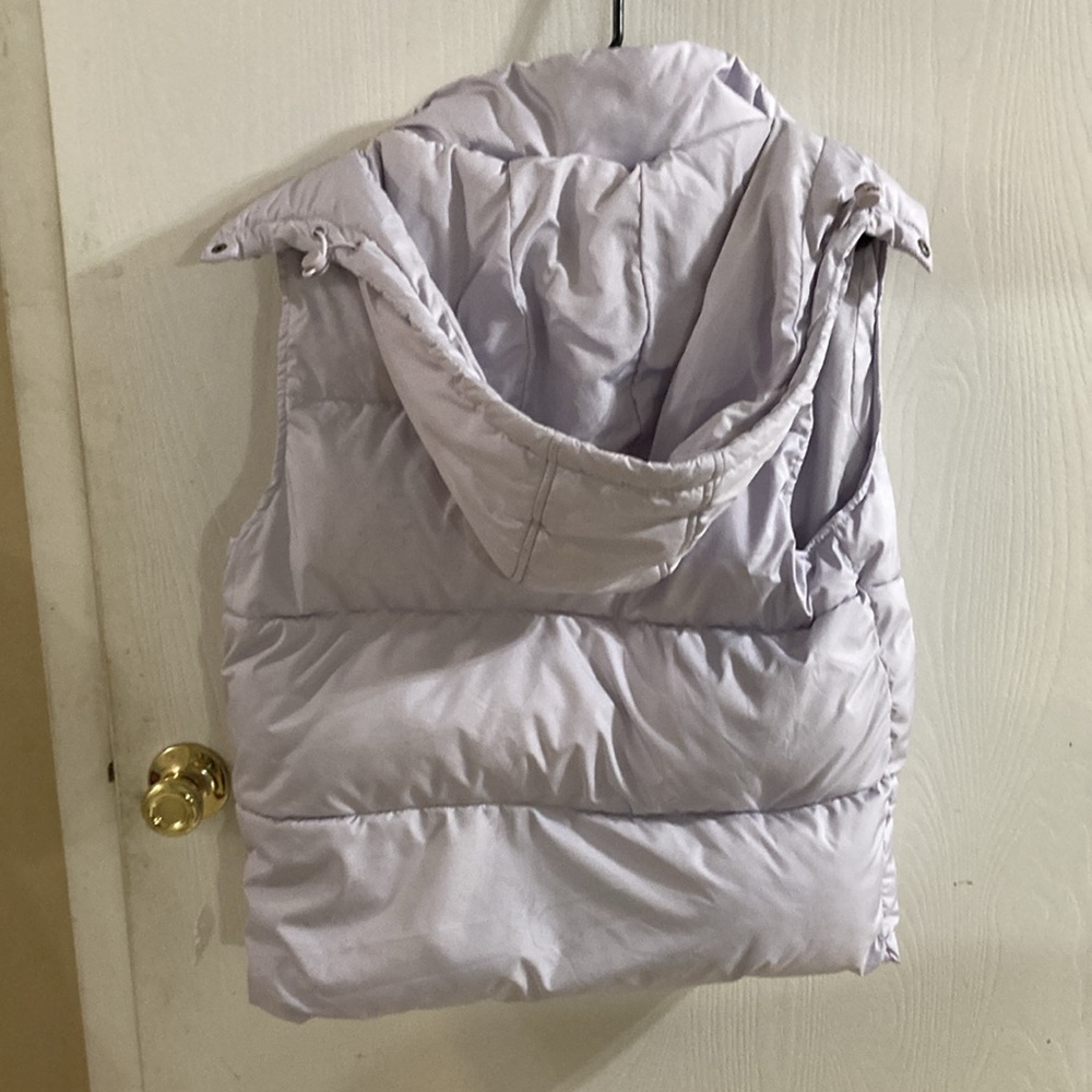 Arizona Jean Company Women's Light Lavender Puffer Vest.  XS - Picture 3 of 5